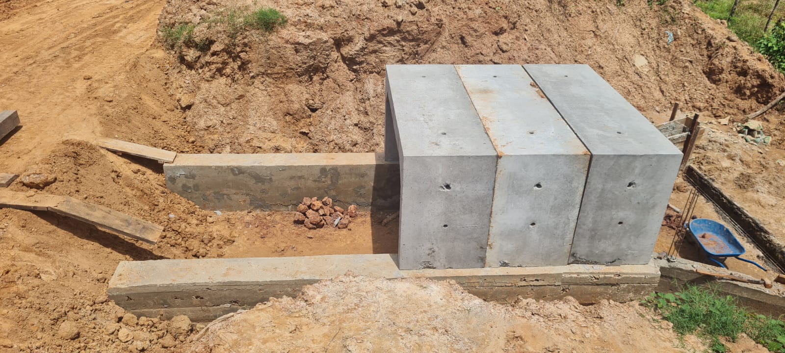 Bueiro celular em concreto armado executado em obra de drenagem
