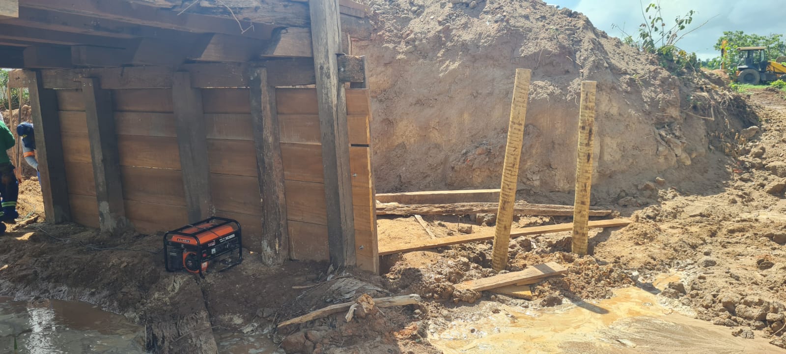 Estrutura de concreto armado em fase de execução